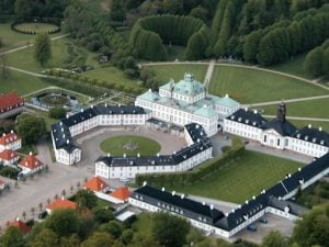Cung điện Fredensdorg